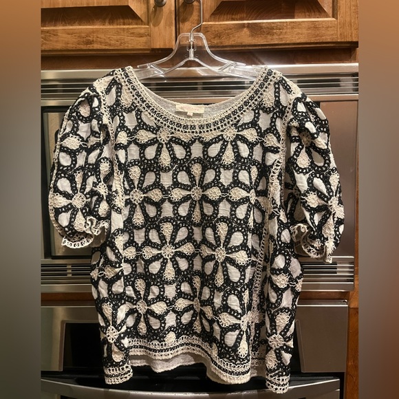 Solitaire Black and Cream Crochet Top - Picture 1 of 8